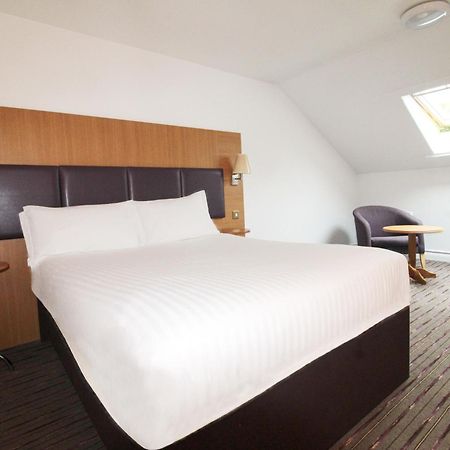 Orchid Epsom; Sure Hotel Collection By Best Western Екстериор снимка