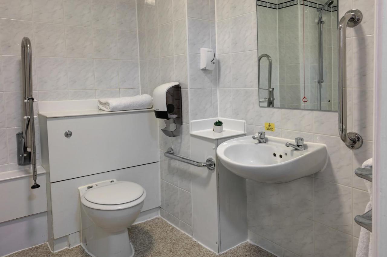Orchid Epsom; Sure Hotel Collection By Best Western Екстериор снимка