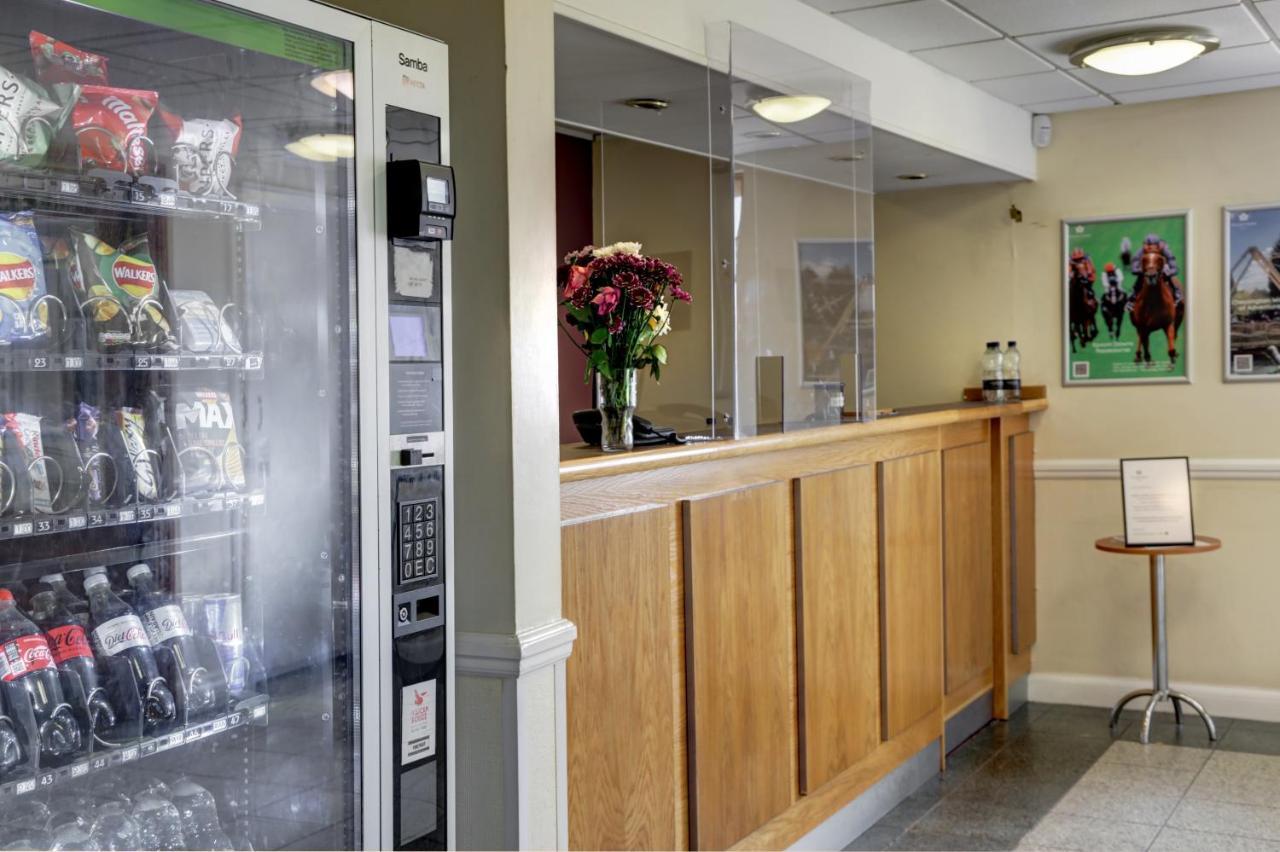 Orchid Epsom; Sure Hotel Collection By Best Western Екстериор снимка