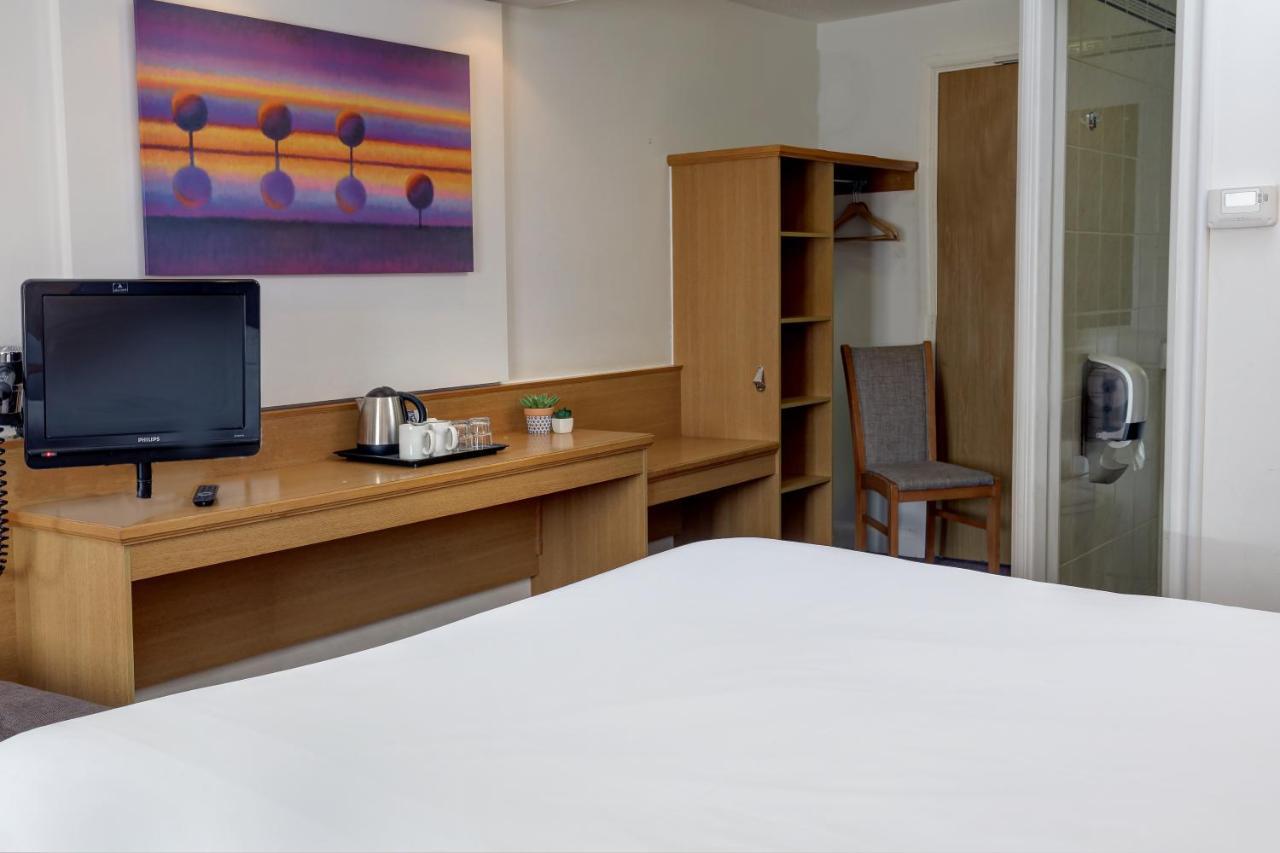 Orchid Epsom; Sure Hotel Collection By Best Western Екстериор снимка