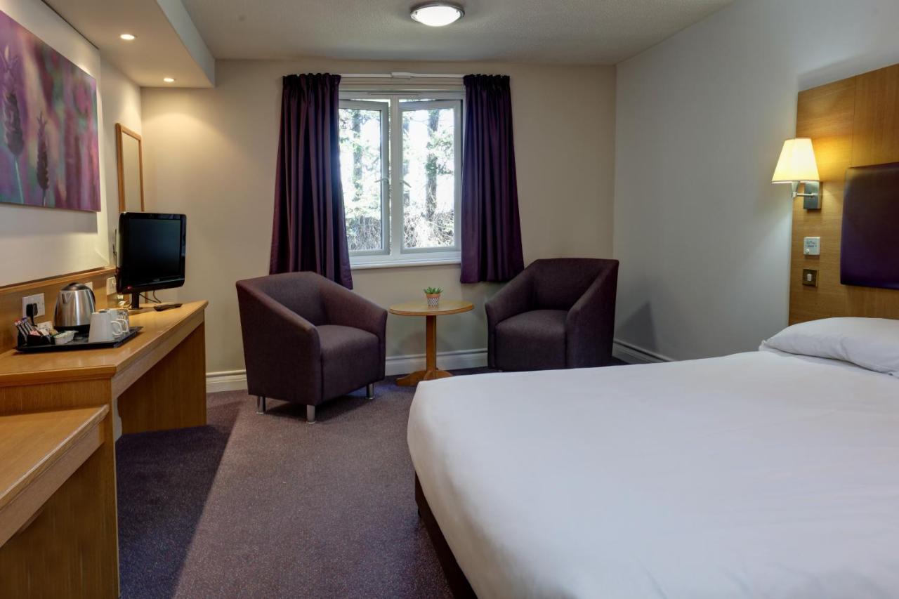 Orchid Epsom; Sure Hotel Collection By Best Western Екстериор снимка