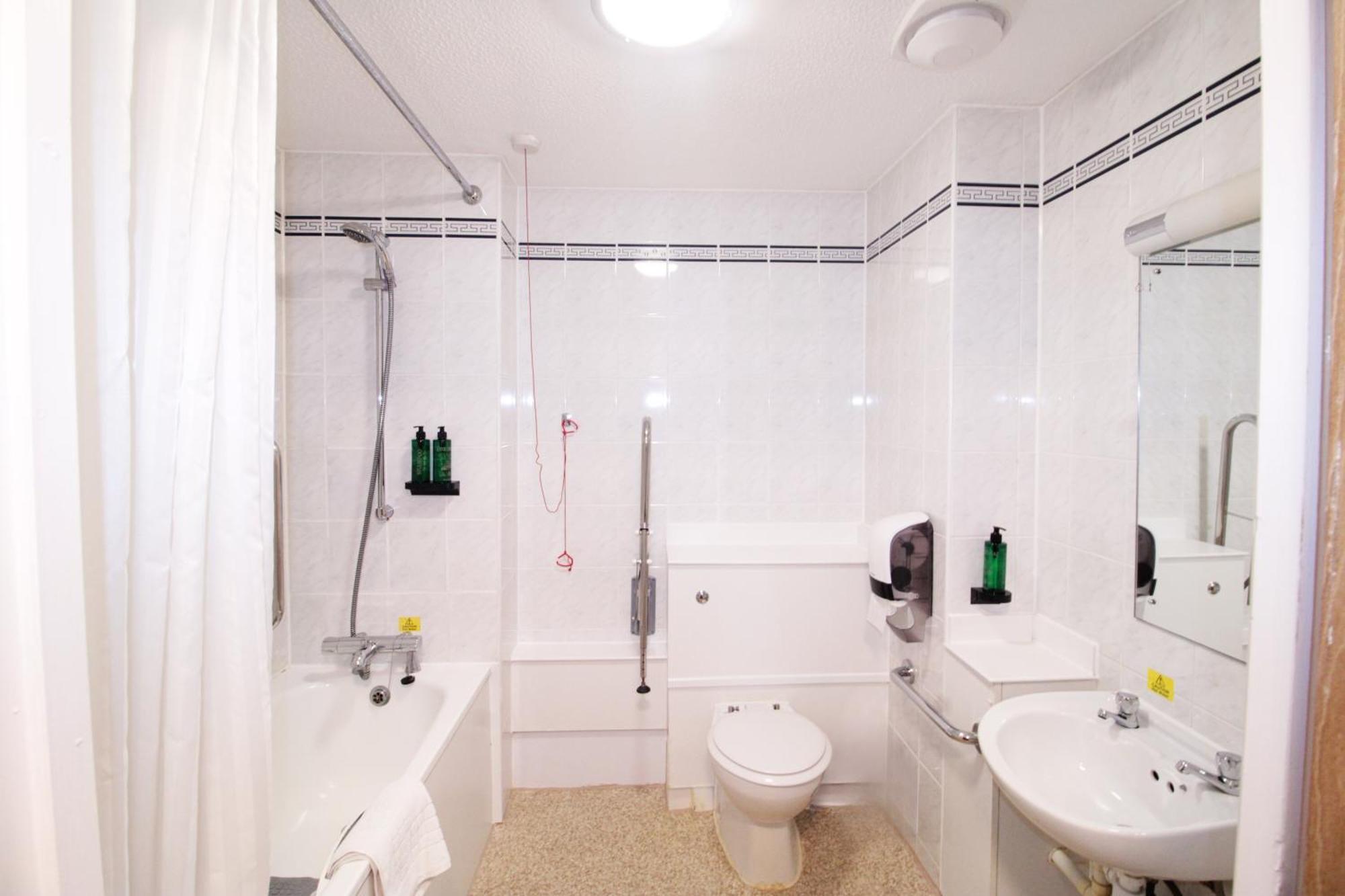 Orchid Epsom; Sure Hotel Collection By Best Western Екстериор снимка