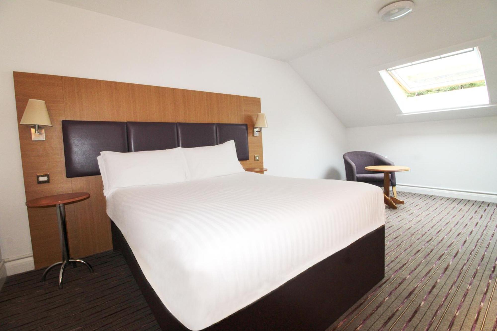 Orchid Epsom; Sure Hotel Collection By Best Western Екстериор снимка