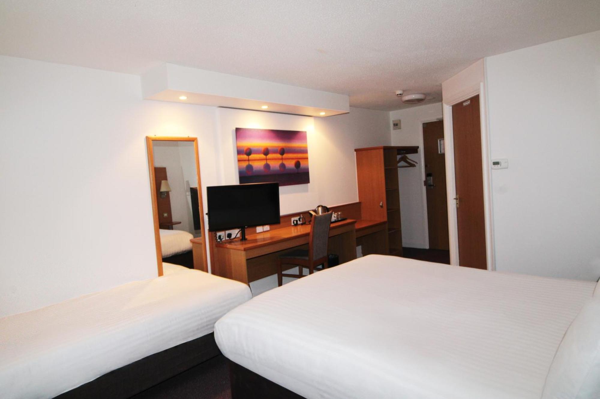 Orchid Epsom; Sure Hotel Collection By Best Western Екстериор снимка