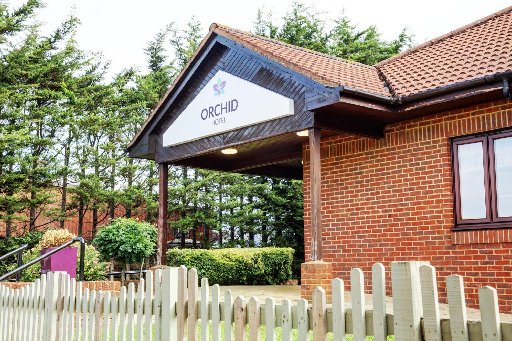 Orchid Epsom; Sure Hotel Collection By Best Western Екстериор снимка