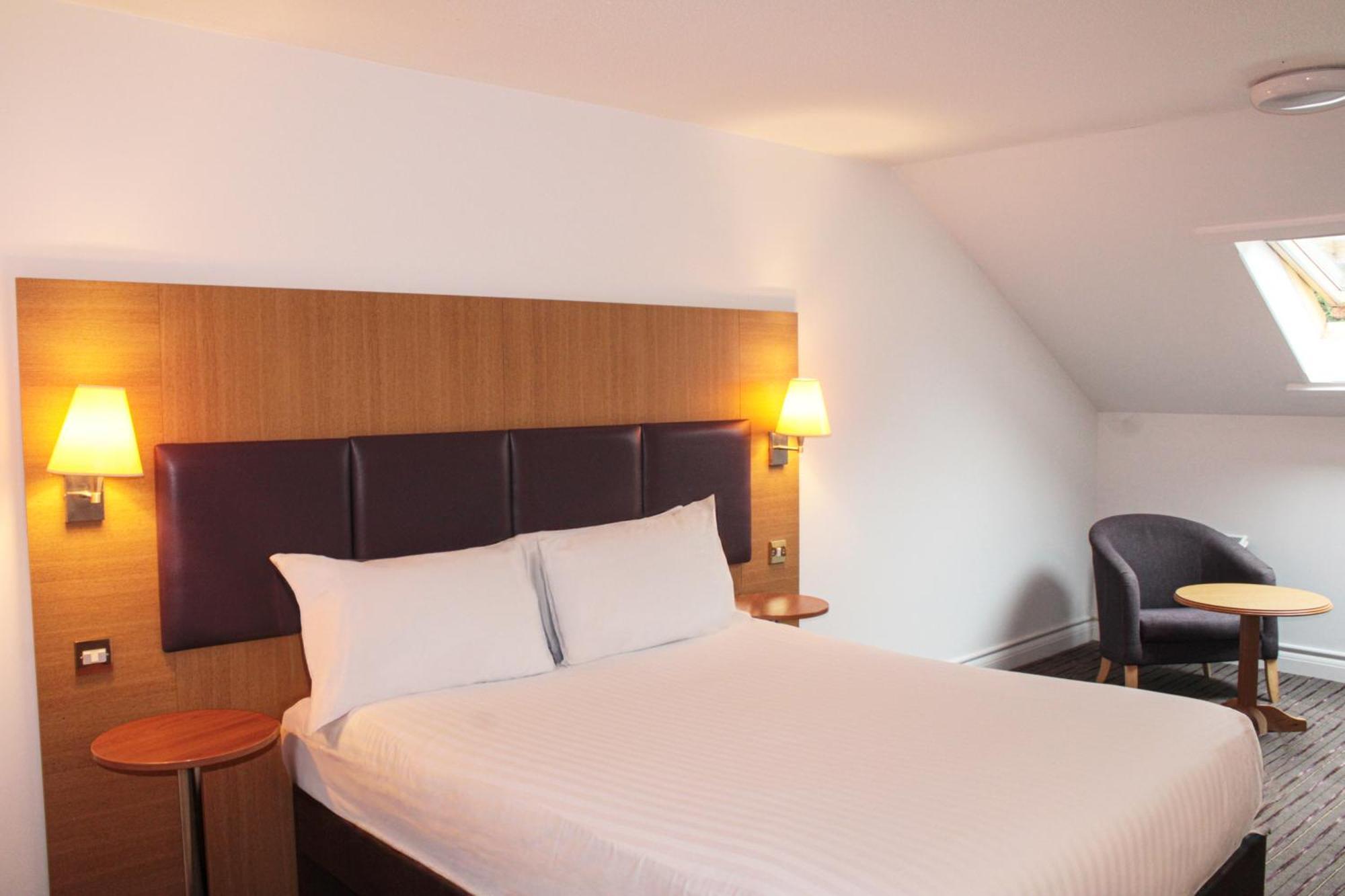 Orchid Epsom; Sure Hotel Collection By Best Western Екстериор снимка